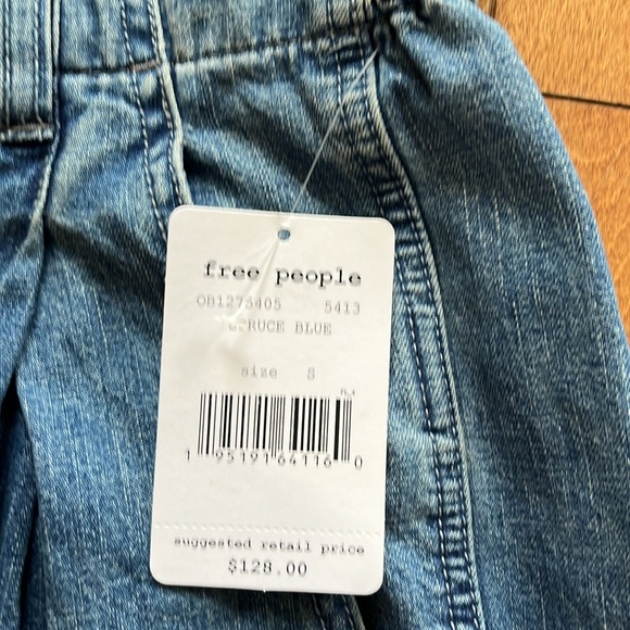New with Tags Free People -We the Free Sawyer Boyfriend Taper Jeans- Size Small - Picture 4 of 14